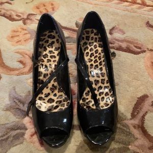 Tahari Heels Size 8